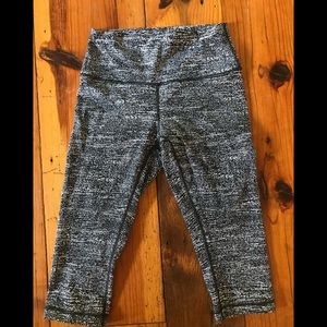 Lululemon half length yoga pants